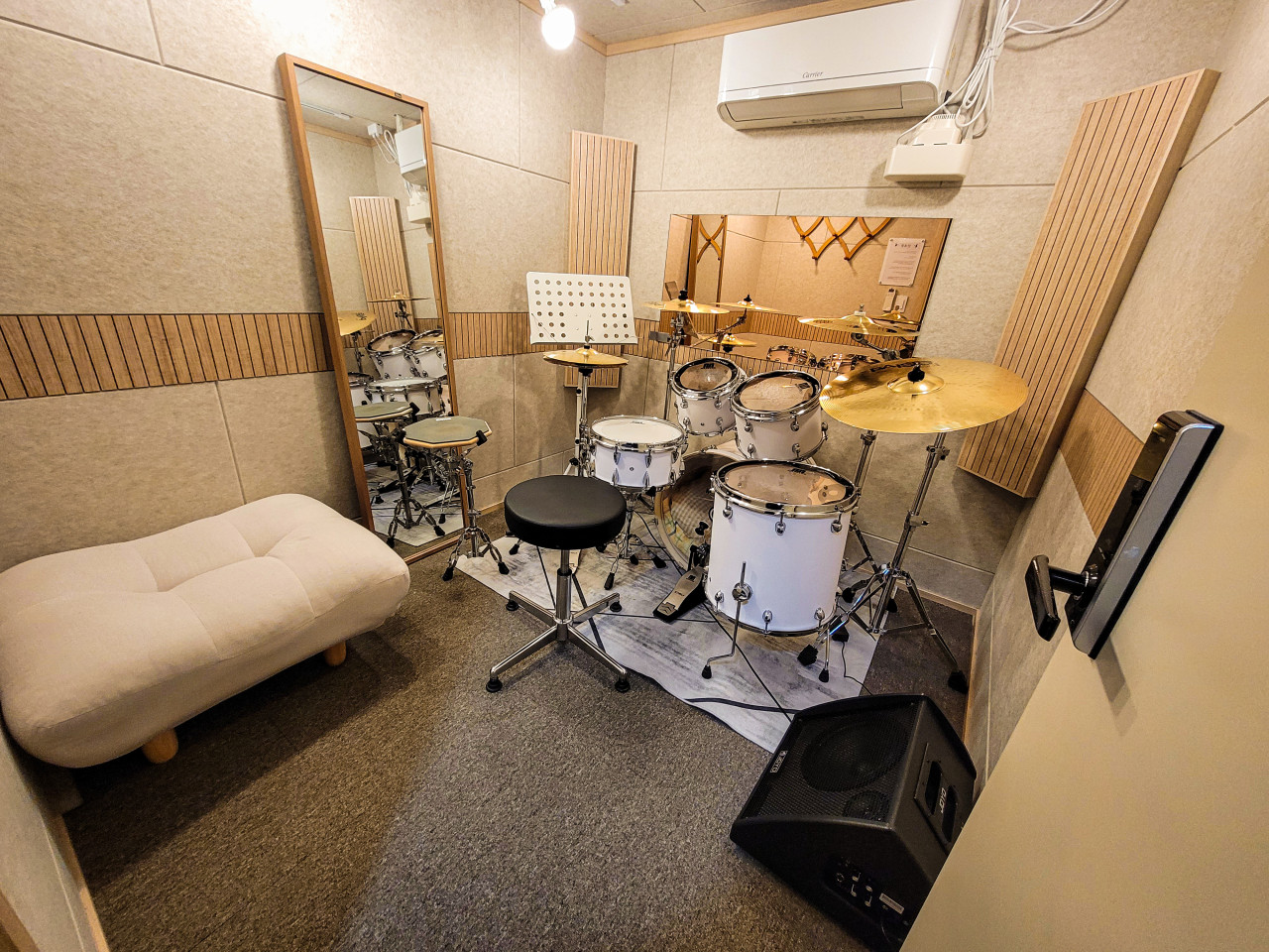 Studio image 4