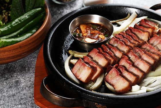 통삼겹 장작구이 메뉴 사진(네이버)