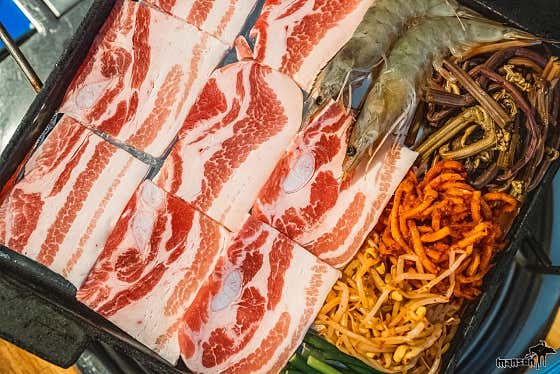 국내산 냉동삼겹살 180g 메뉴 사진(네이버)