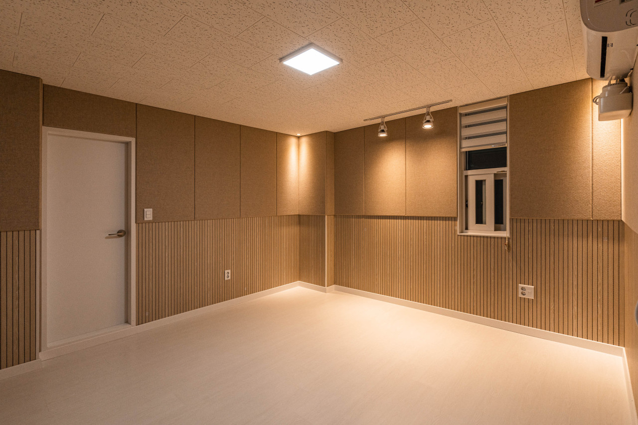 Studio image 4