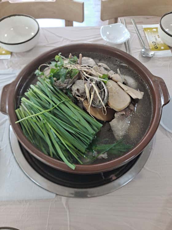 능이오리백숙 메뉴 사진(네이버)
