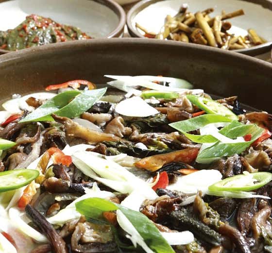 야생버섯전골 메뉴 사진(네이버)