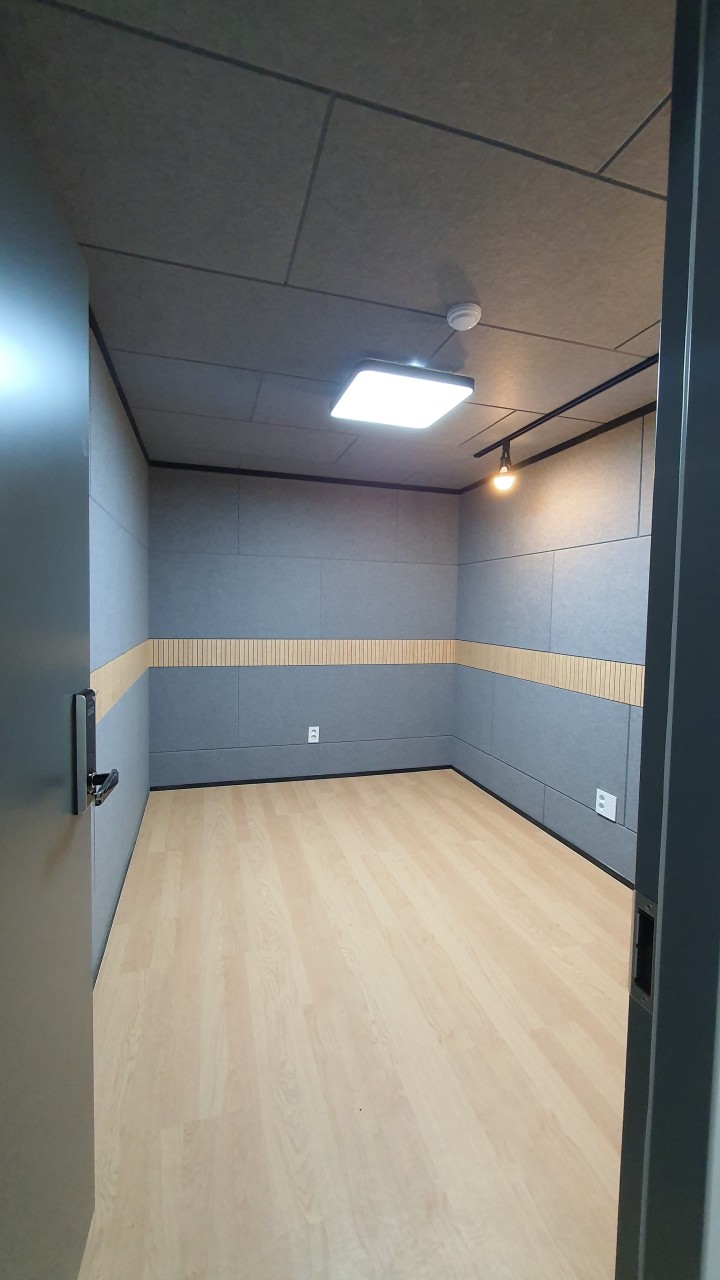 Studio image 4