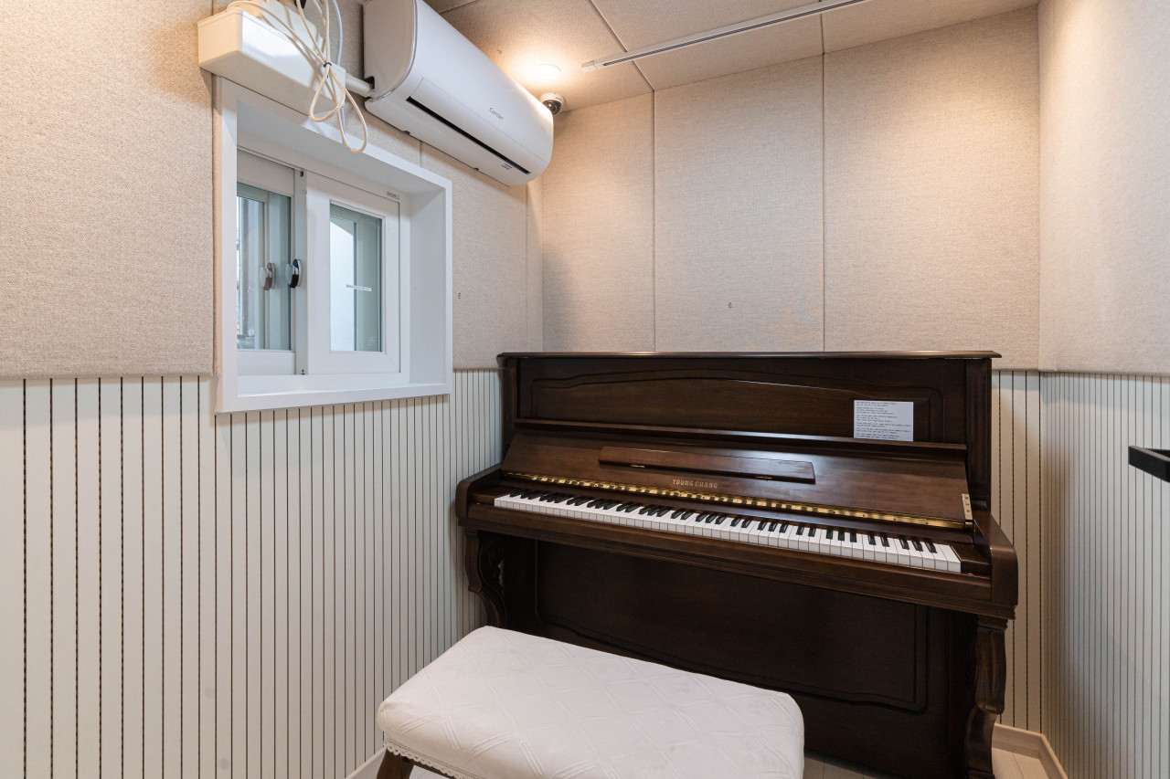 Studio image 4