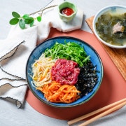 신선한 한우육회 비빔밥 메뉴 사진(네이버)