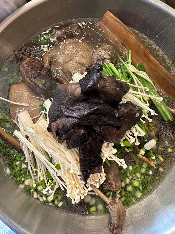 능이오리백숙 메뉴 사진(네이버)