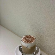 아몬디크림 라떼 메뉴 사진(네이버)