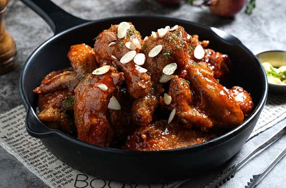 양념치킨(반마리) 메뉴 사진(네이버)