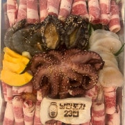 차돌해물삼합(3~4인) 메뉴 사진(네이버)