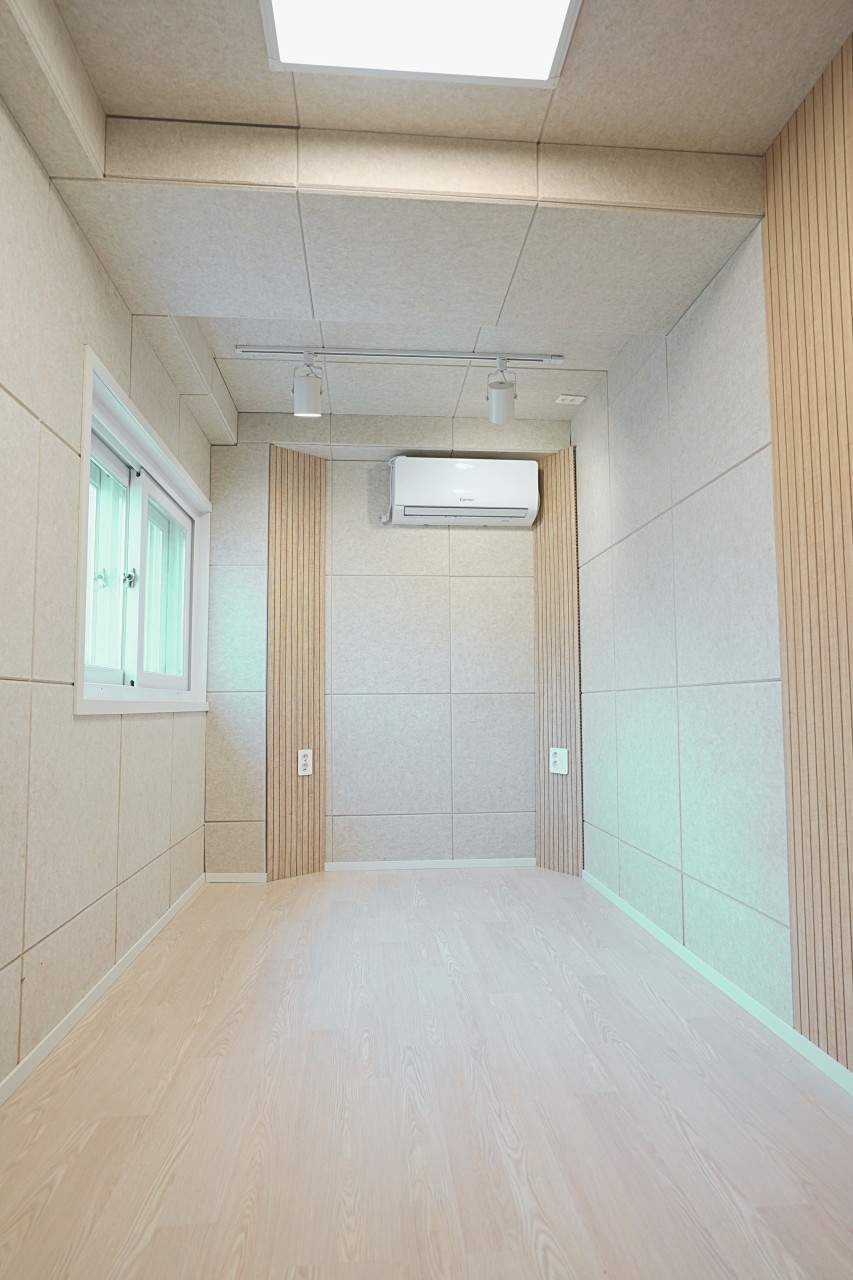 Studio image 5