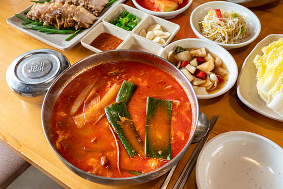 수라전통육개장 본점 · 네이버 지도·플레이스 5