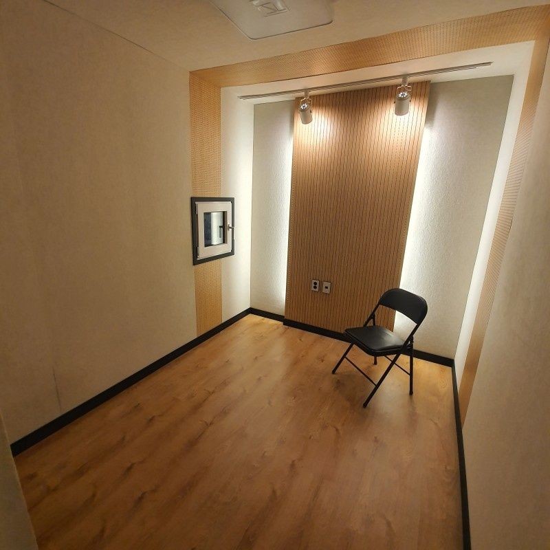 Studio image 4
