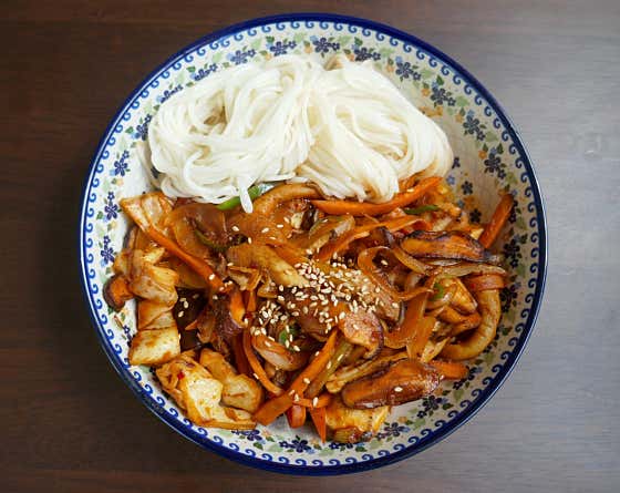 버섯볶음소면 메뉴 사진(네이버)