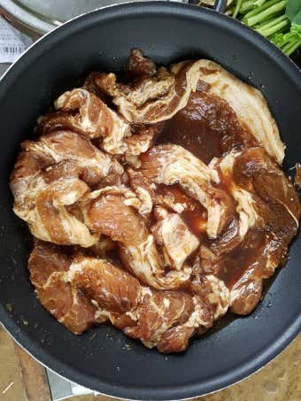 목살양념 메뉴 사진(네이버)