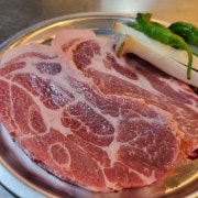 한돈 생목살 (300g) 메뉴 사진(네이버)