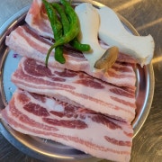 한돈 생삼겹살 (170g) 메뉴 사진(네이버)