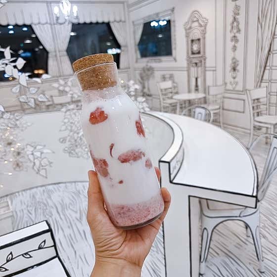 생딸기 우유라떼 메뉴 사진(네이버)