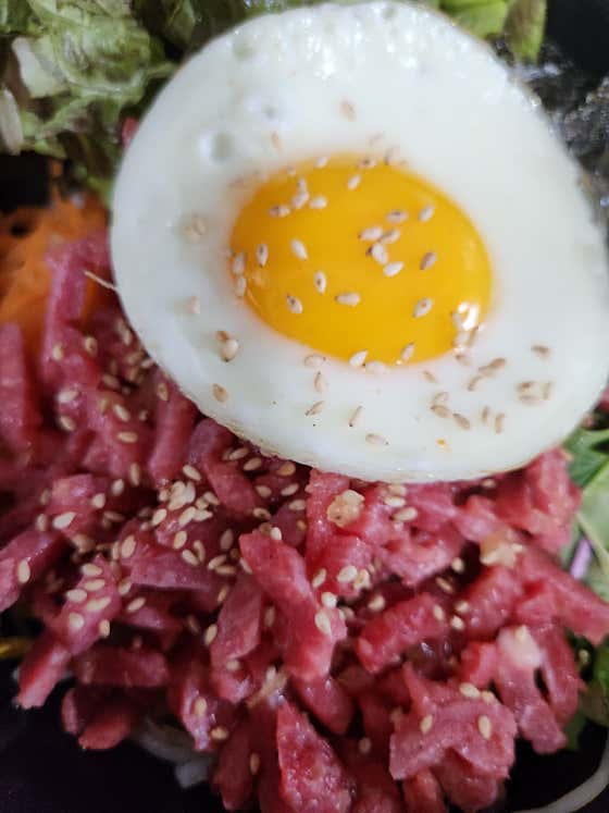 육회비빔밥 메뉴 사진(네이버)