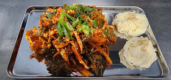 매콤달콤 골뱅이 소면 메뉴 사진(네이버)