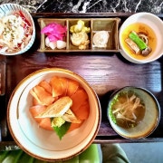 생연어덮밥 메뉴 사진(네이버)