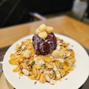 견과류팥빙수 메뉴 사진(네이버)