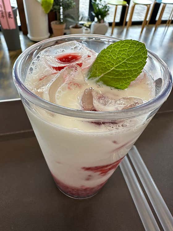 산딸기라떼 메뉴 사진(네이버)