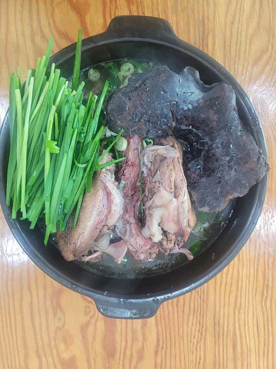 능이오리백숙 메뉴 사진(네이버)