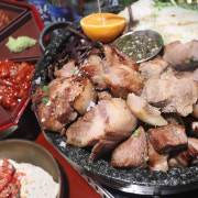 1+ 등급 한돈 특다상(4인) 1kg 메뉴 사진(네이버)