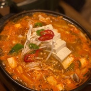 츠직이는 꽃게탕 메뉴 사진(네이버)