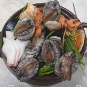 전복해물뚝배기(1인1메뉴 공기밥포함) 메뉴 사진(네이버)