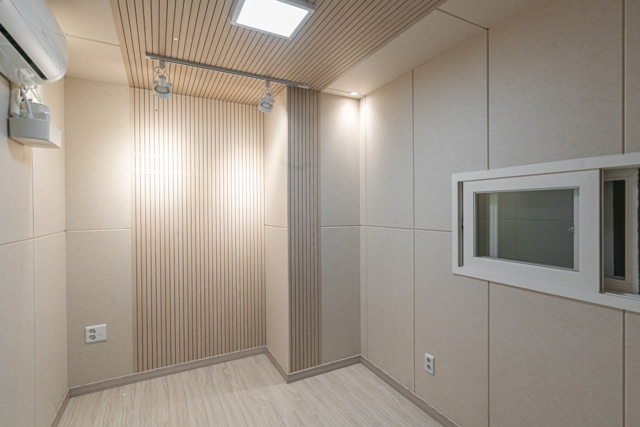 Studio image 5