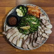 오술완 한방 부추수육 메뉴 사진(네이버)