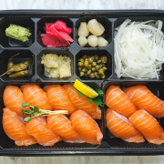 연어 초밥 12p 메뉴 사진(네이버)