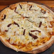 또띠아치즈피자 메뉴 사진(네이버)