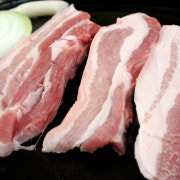 삼겹살(한돈) 100g 메뉴 사진(네이버)