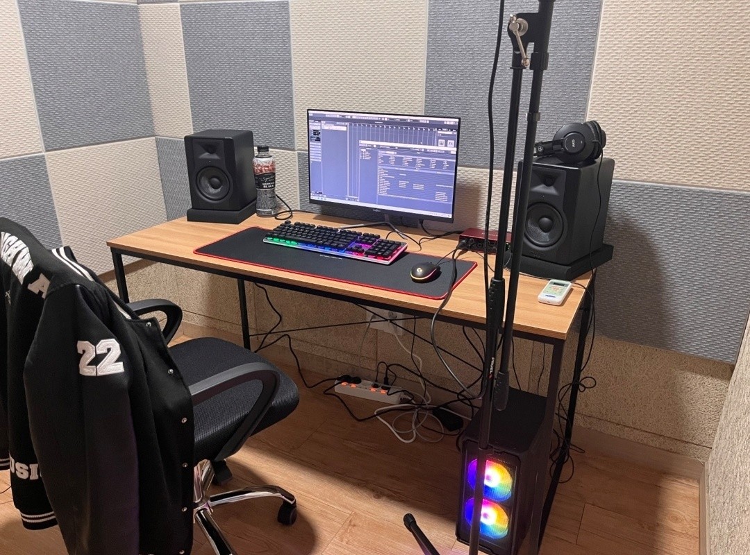 Studio image 4