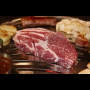 한돈 통목살(200g) 메뉴 사진(네이버)