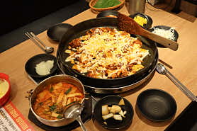 유가네닭갈비 한티역점 사진 6