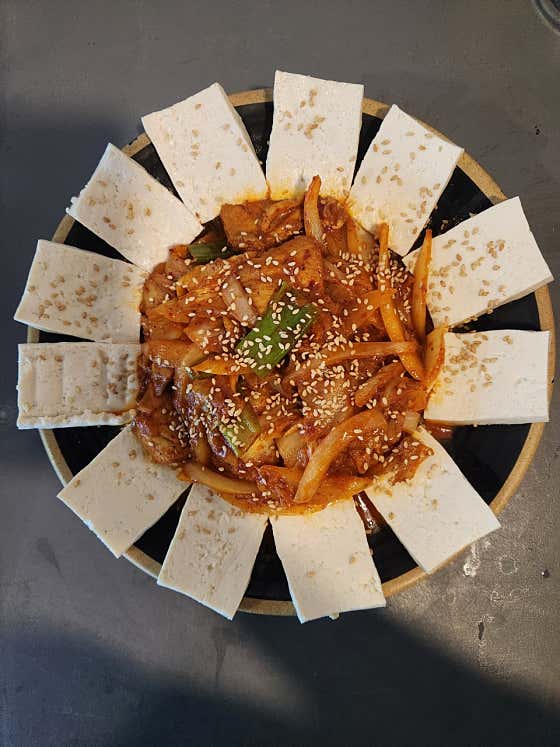 돼지고기두부김치 메뉴 사진(네이버)