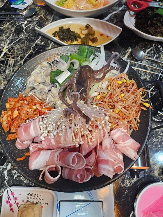 굴삼겹구이한팜 메뉴 사진(네이버)