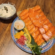 연어사시미 메뉴 사진(네이버)