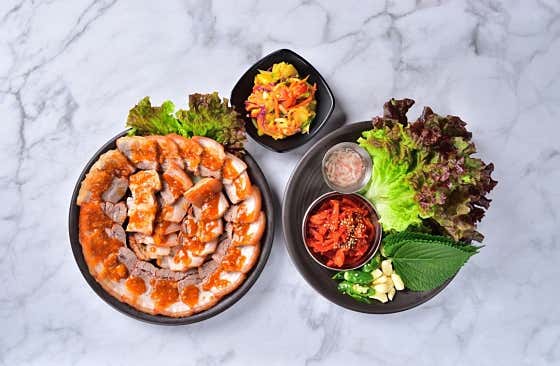 돼지 마늘수육 대 600g 메뉴 사진(네이버)