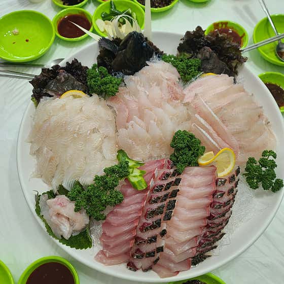활어 회 스페셜 메뉴 사진(네이버)