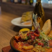 빼쉐(매콤 토마토 스튜) 메뉴 사진(네이버)