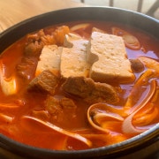 [20년째판매중]이용택뚝배기김치찌개 메뉴 사진(네이버)