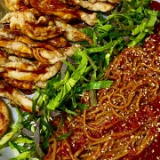 닭목살 비빔면 메뉴 사진(네이버)