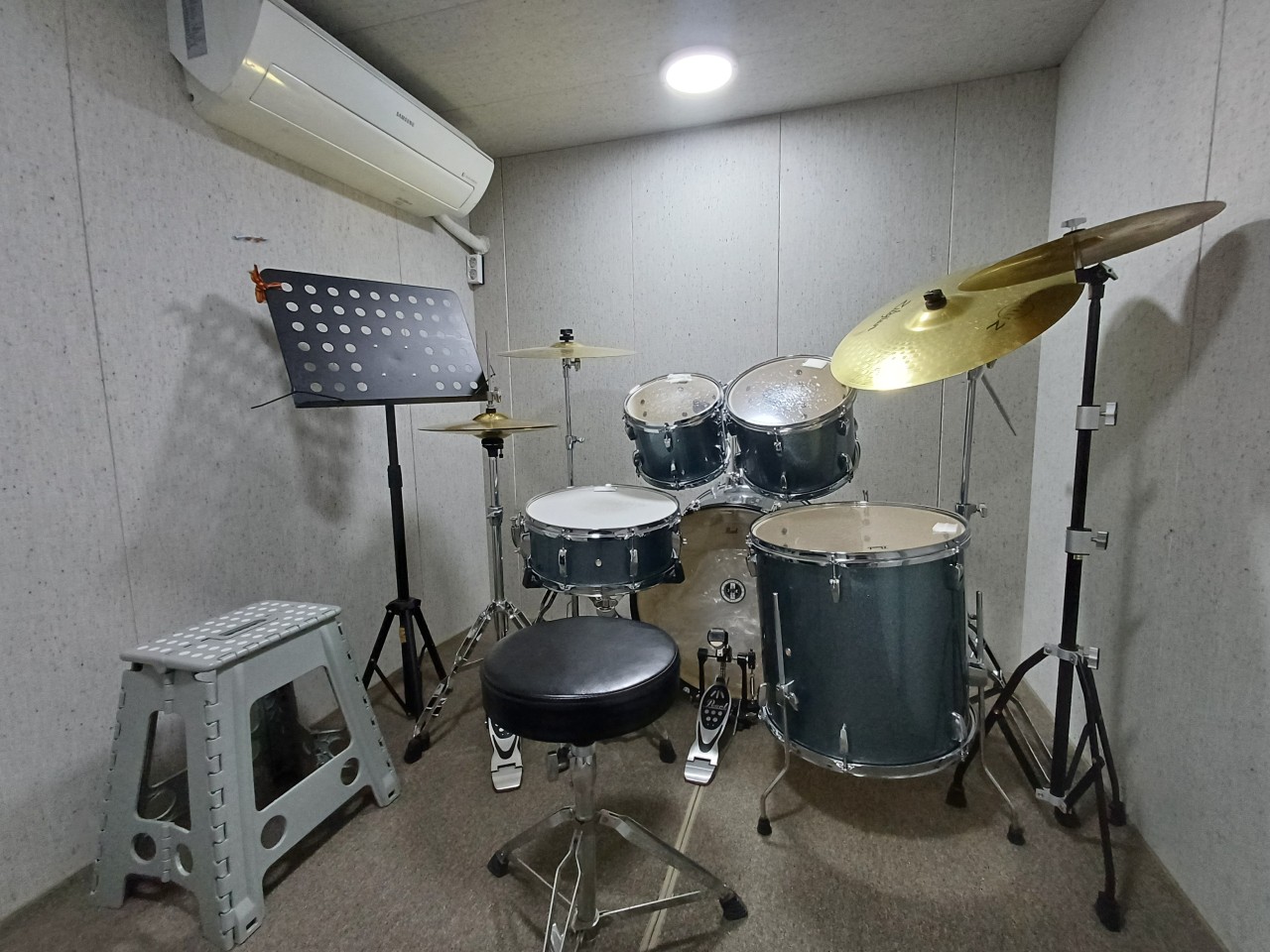 Studio image 5