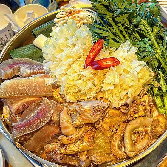 우삼겹 곱창전골 (대) 메뉴 사진(네이버)