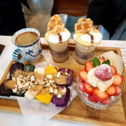 그릭요거트과일세팅 메뉴 사진(네이버)