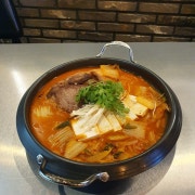돼지고기듬뿍김치찌개 메뉴 사진(네이버)
